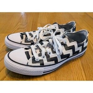 Converse Chuck Taylor All Star Chevron Sneaker White/Black Shoes Womens Size 8